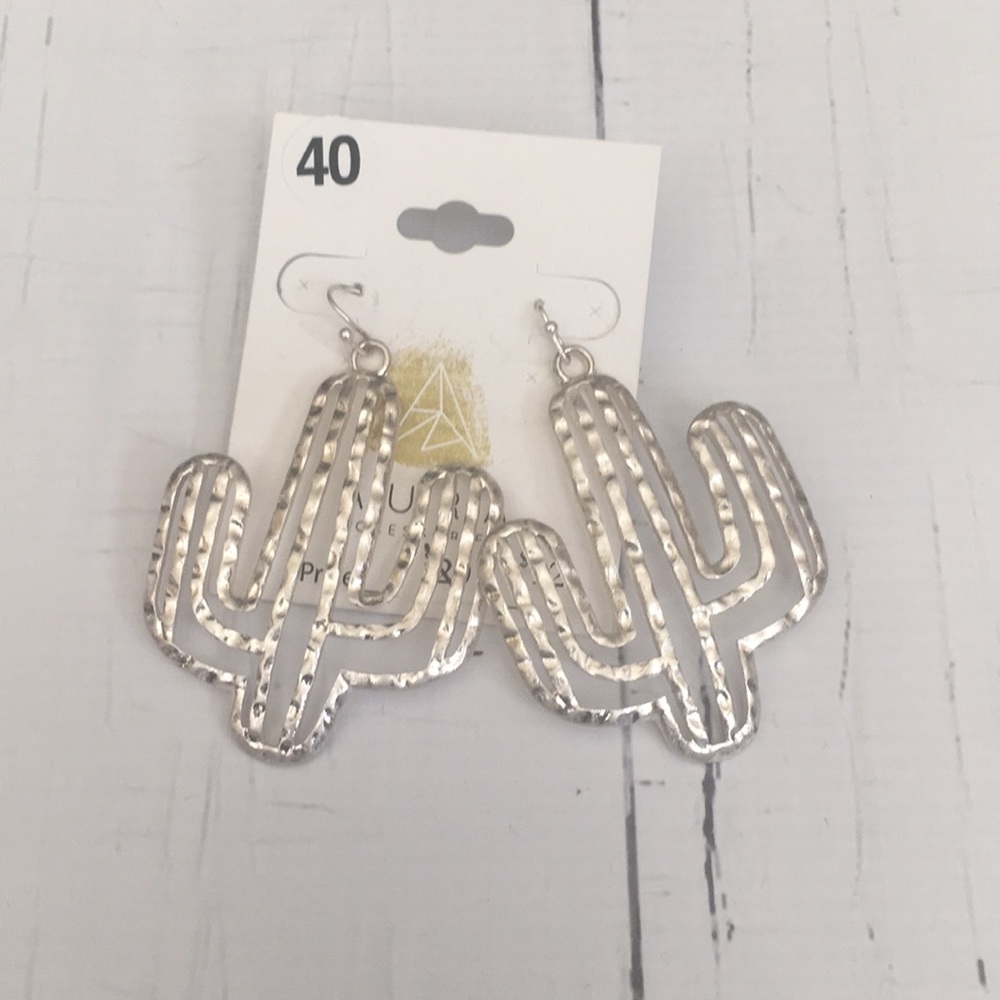 NEW! 🖤 Aura’s Silver Cactus Earrings
